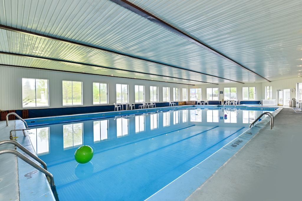 Travelodge By Wyndham Mackinaw City Exteriör bild