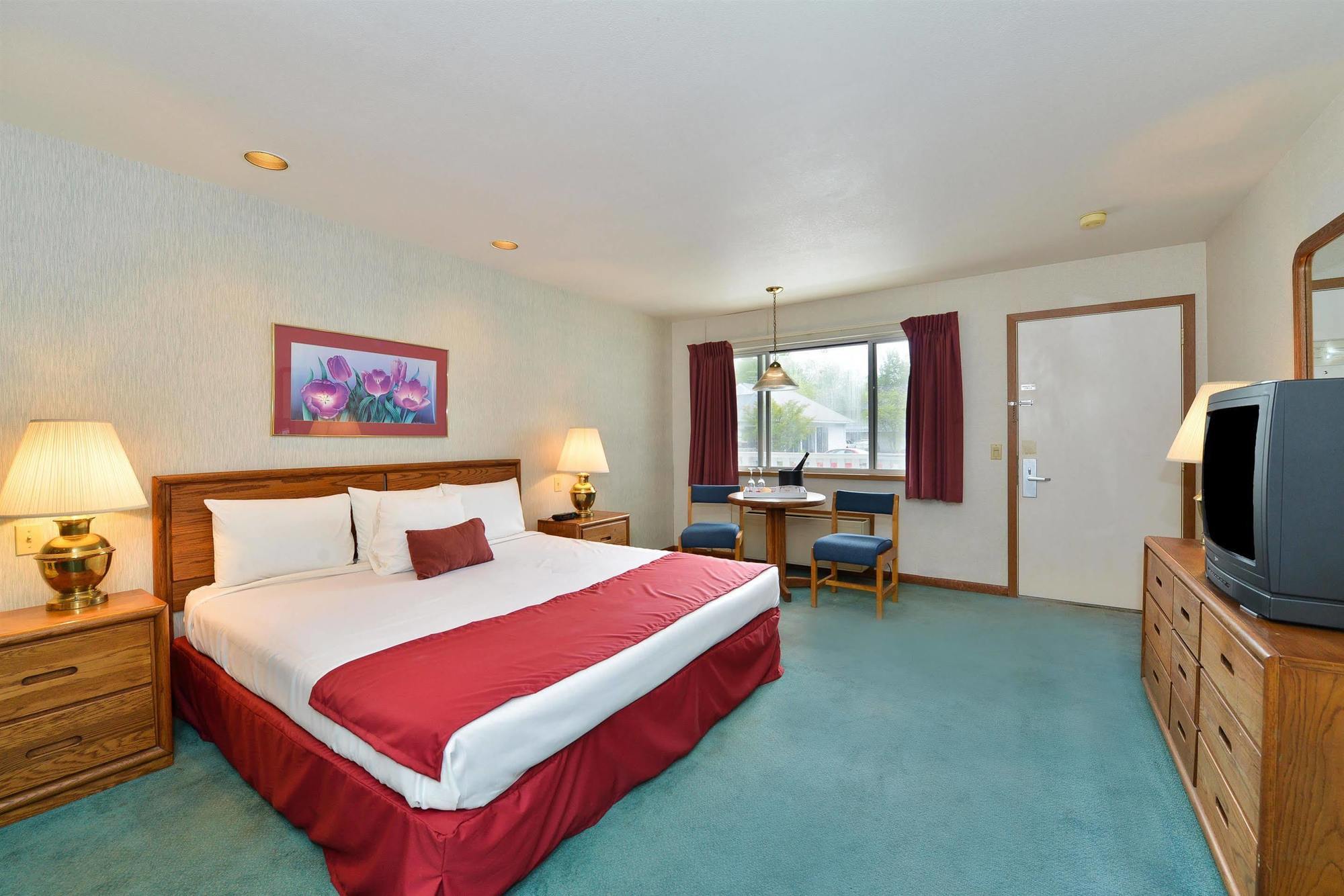 Travelodge By Wyndham Mackinaw City Exteriör bild